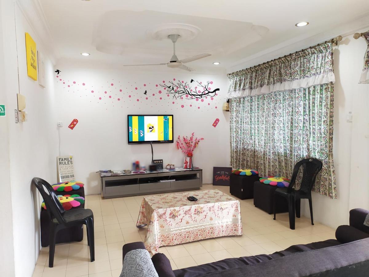 H Homestay Sibu - 500Mbps Wifi, Full Astro & Private Parking! 外观 照片